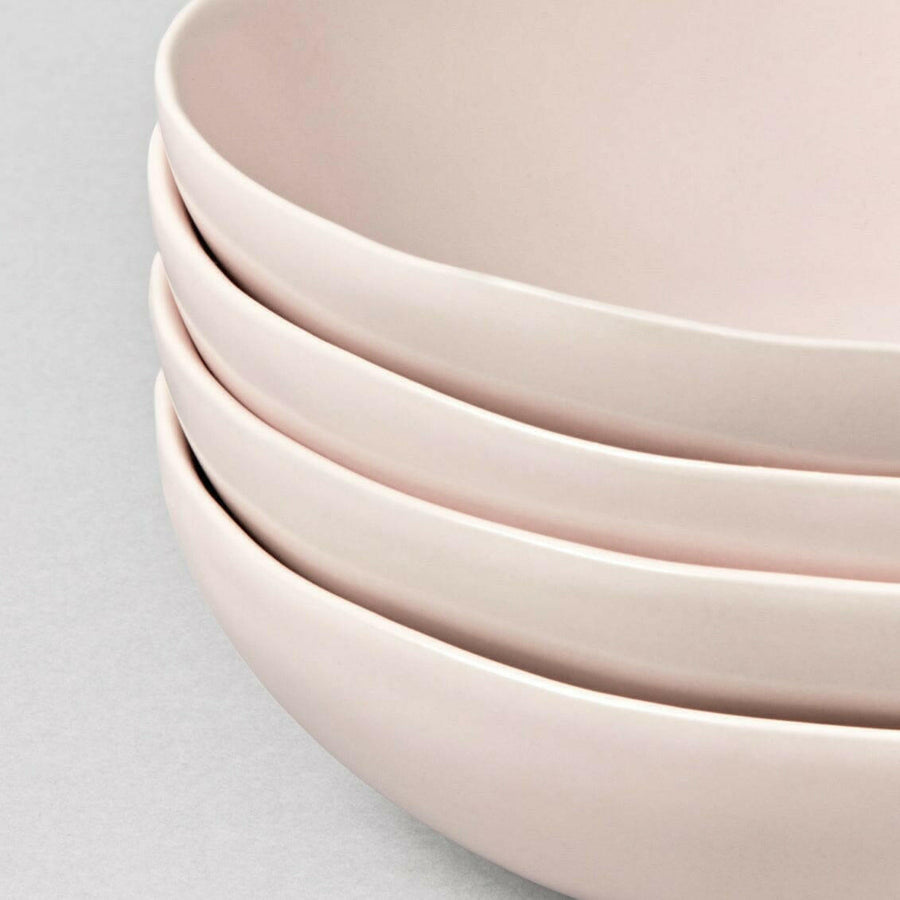 Elegant dinnerware set showcasing refined craftsmanship for sophisticated dining experiences.