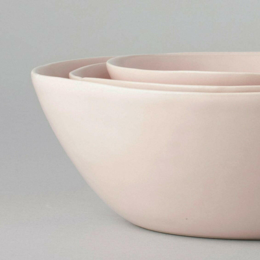 Elegant serving bowls showcasing fine craftsmanship and sophistication for stylish dining occasions.