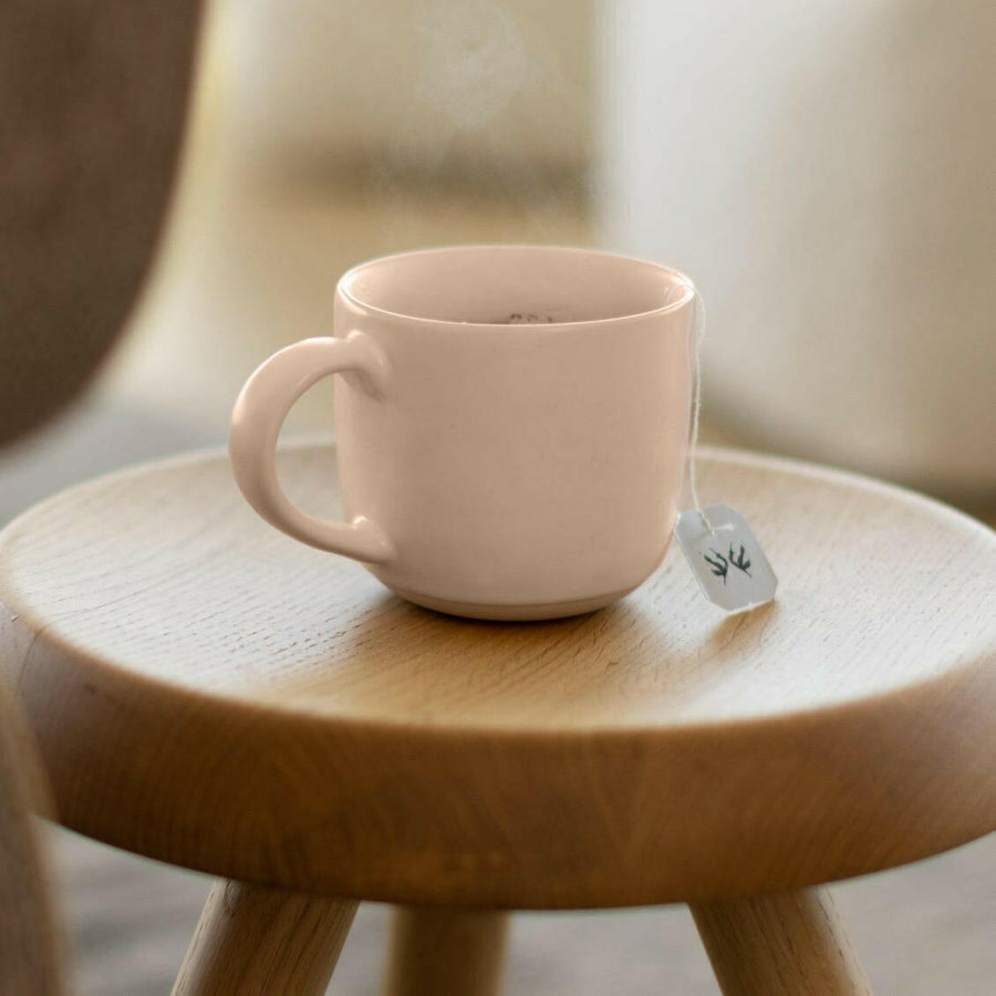 Premium mugs featuring a stylish design perfect for elegant dining and office use, enhancing your beverage experience.