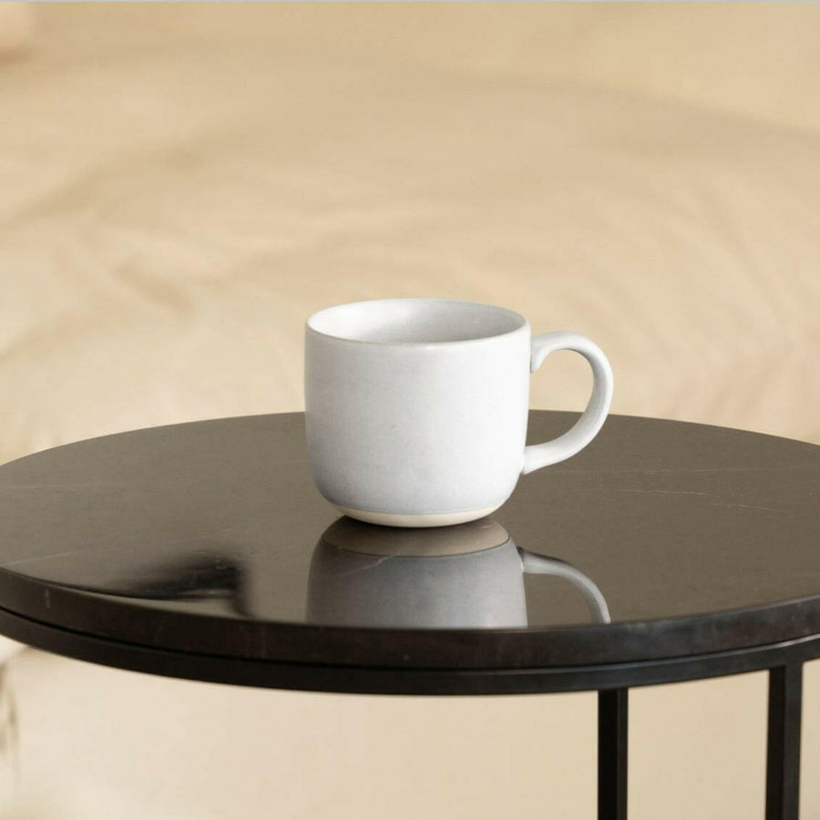Premium mugs featuring a stylish design perfect for elegant dining and office use, enhancing your beverage experience.
